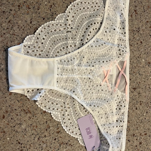 UCA NWT never tried on 3 pair white lace bikini size  Large - Picture 2 of 8